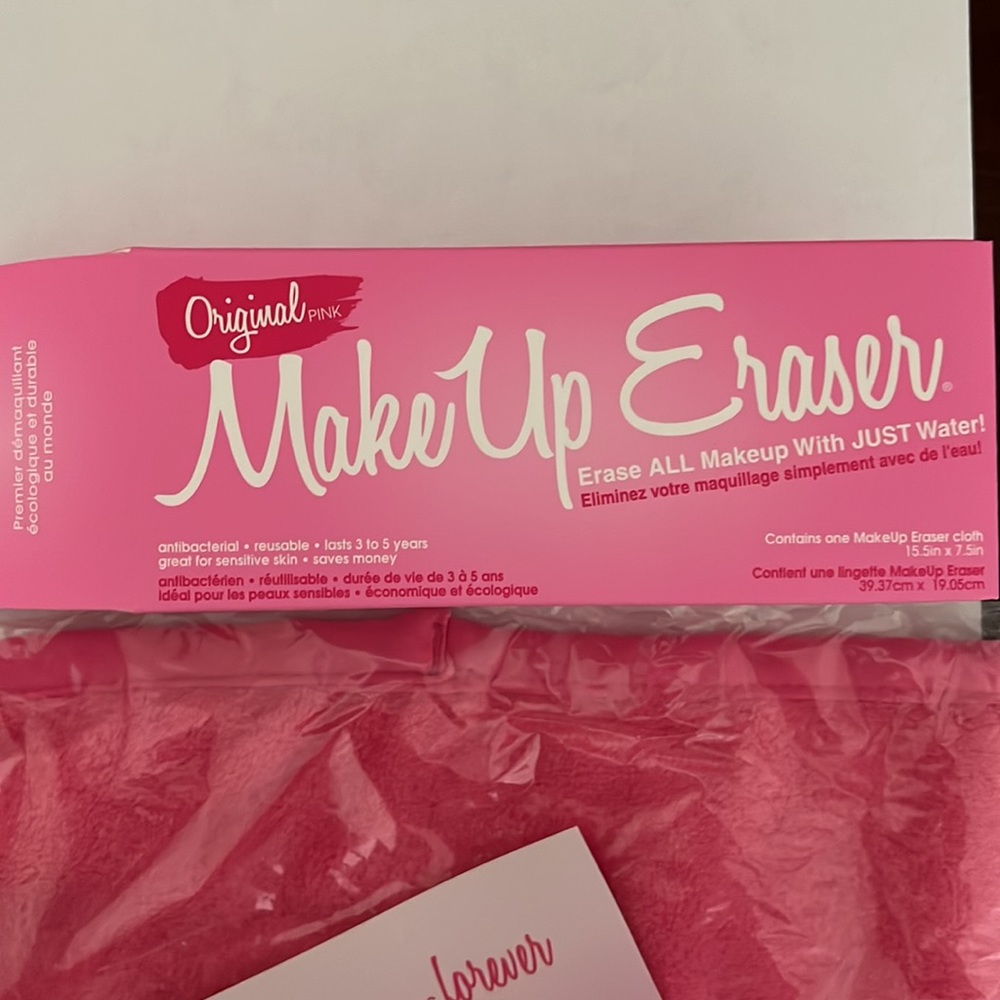 NIB Make up eraser - Picture 3 of 6